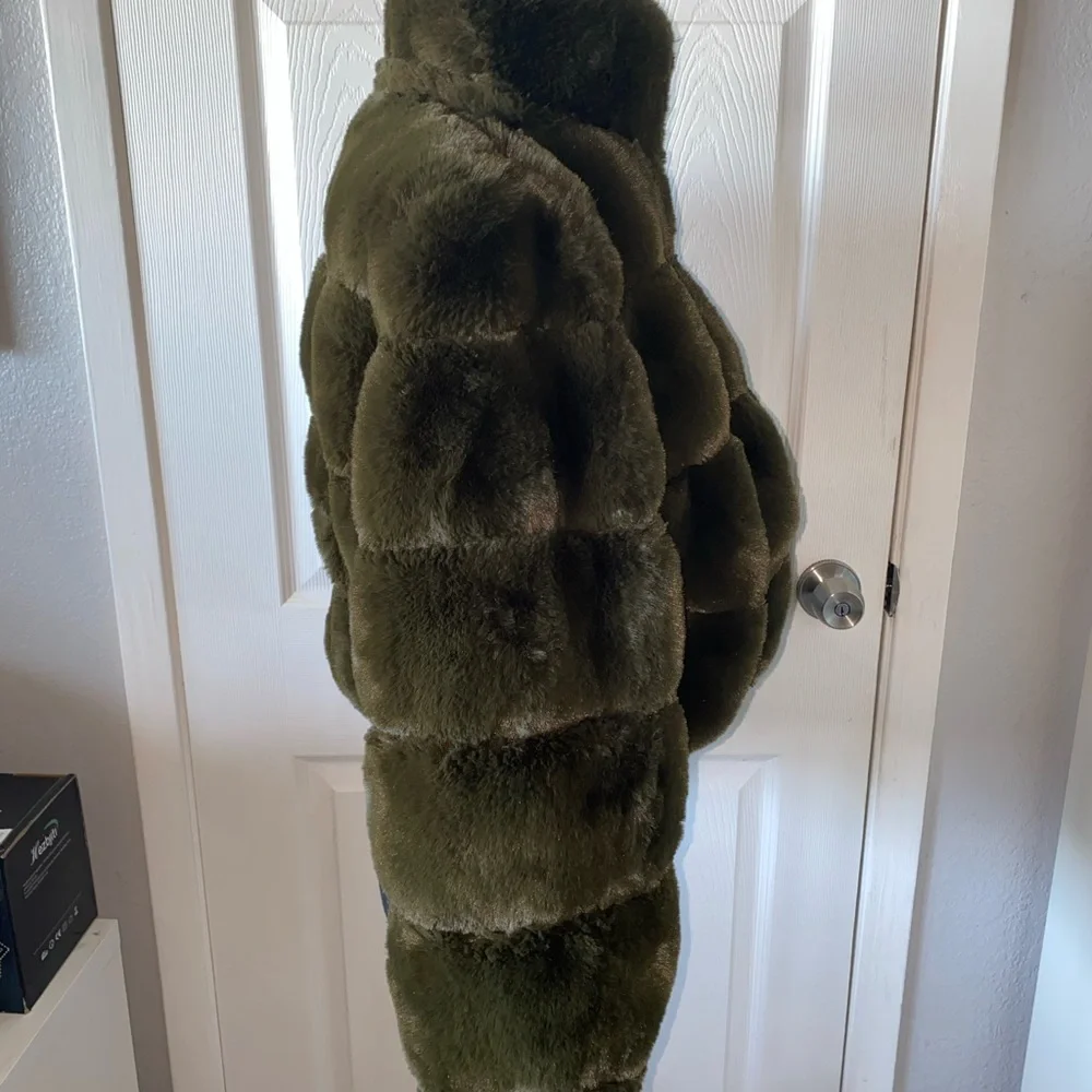 Olive Fur Coat- NEW - Picture 6 of 7